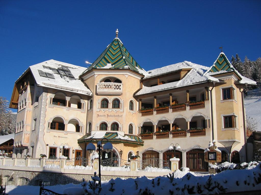 Hotel Ansitz Jakoberhof Ortisei Exterior photo