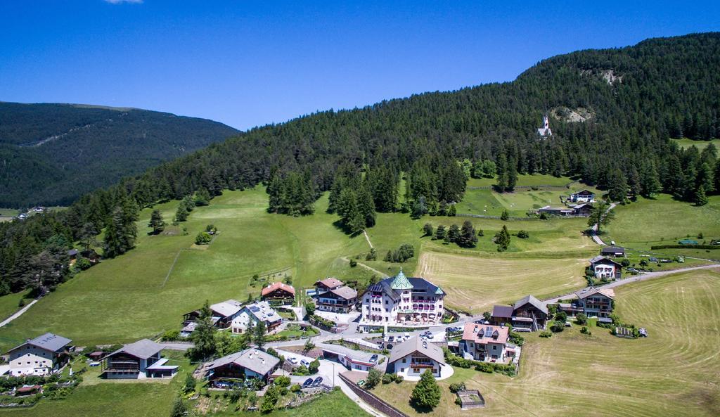 Hotel Ansitz Jakoberhof Ortisei Exterior photo