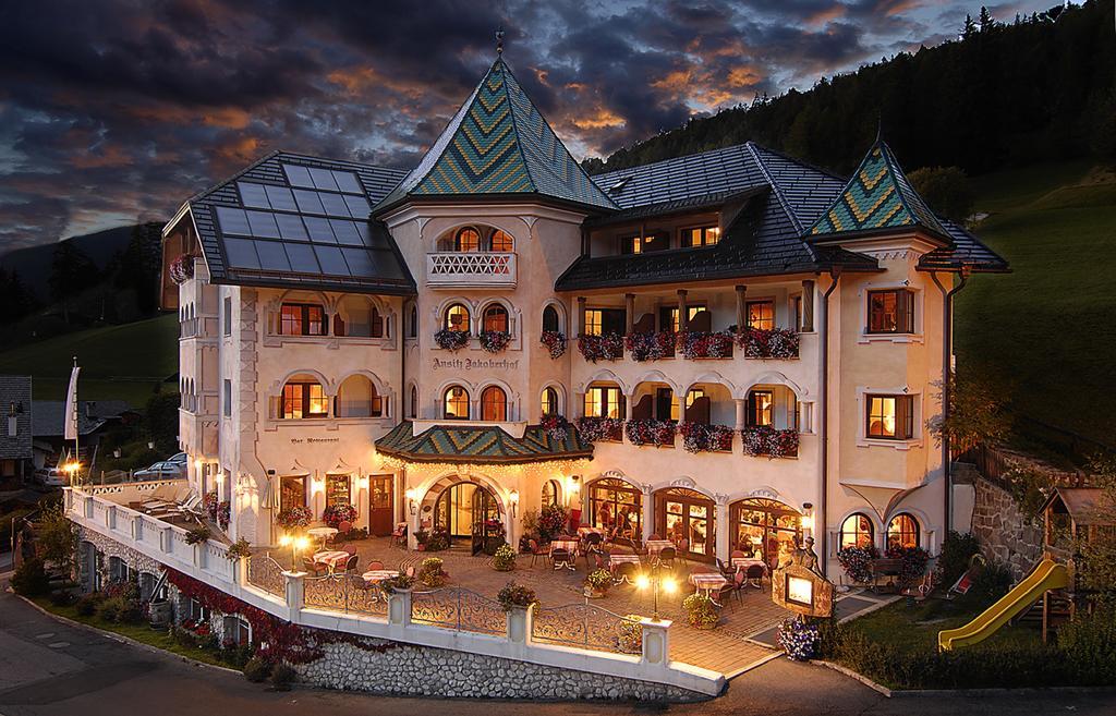 Hotel Ansitz Jakoberhof Ortisei Exterior photo